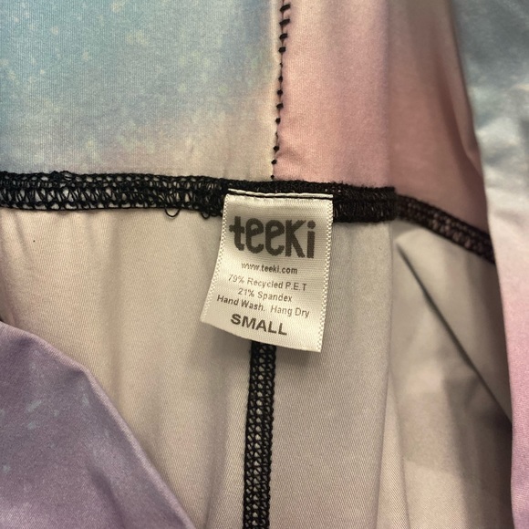 Teeki Upcycled Yoga Pants - Picture 4 of 4